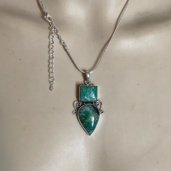 🌺 CHRYSOPRASE NECKLACE GEMSTONE FOREST GREEN CRYSTAL PENDANT CELTIC WITCH VIXEN - Picture 4 of 10